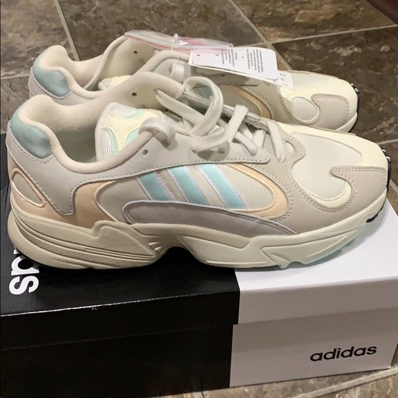 NWT Adidas Yung 1 Off white mint size 9US Mens - Picture 2 of 5
